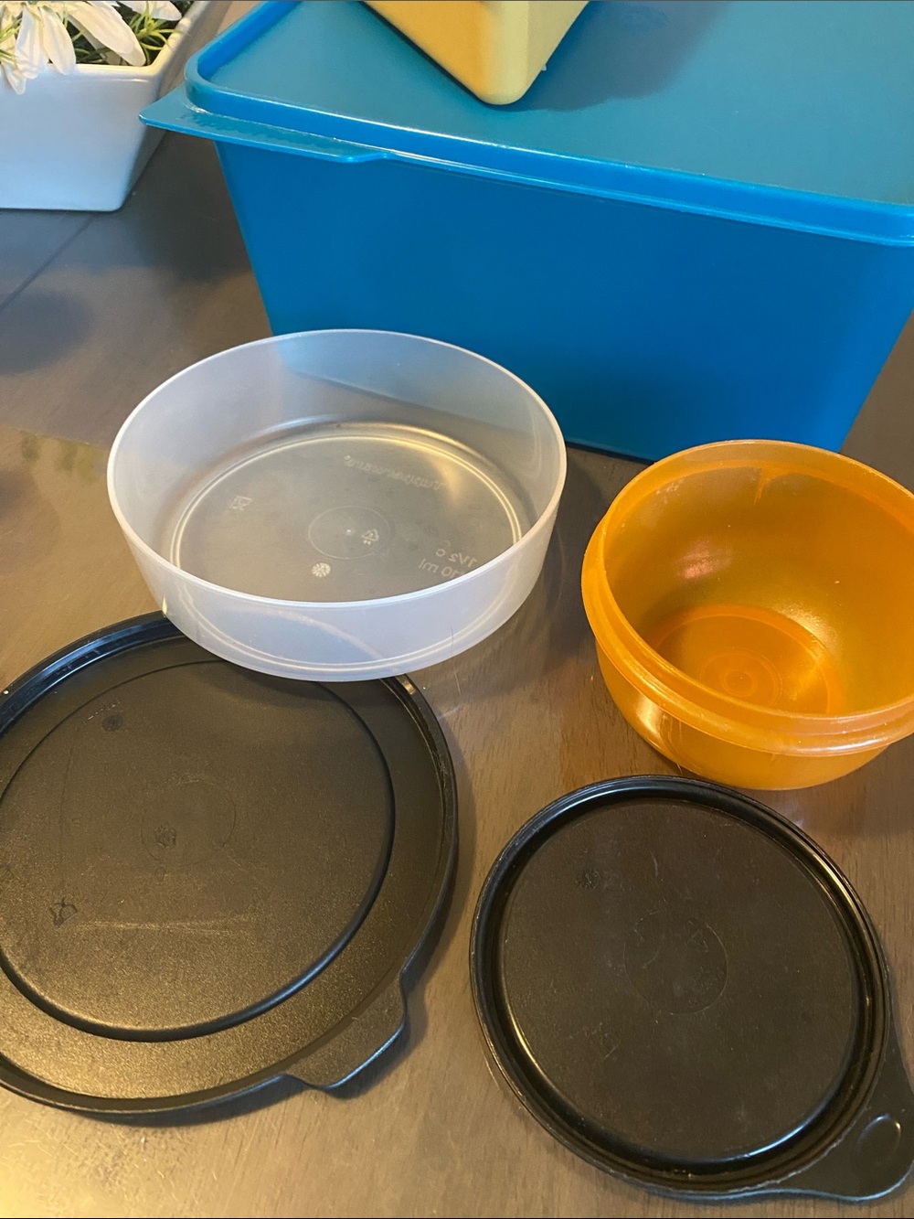 Tupperware Food Storage Bundle Containers - Picture 5 of 11